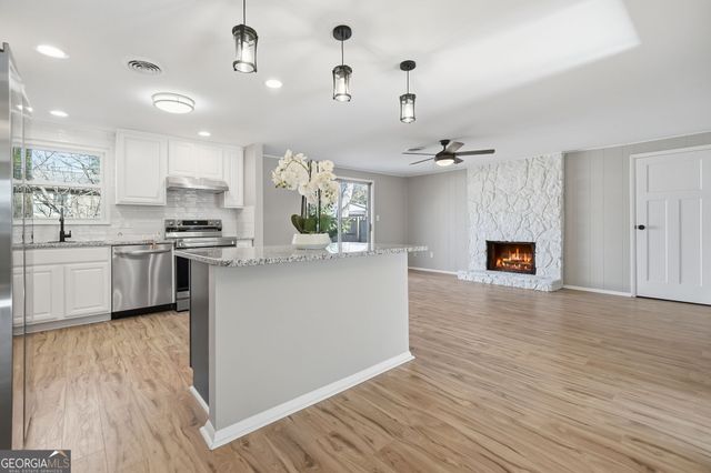 1130 Worthington Hills Drive, Roswell, GA 30076