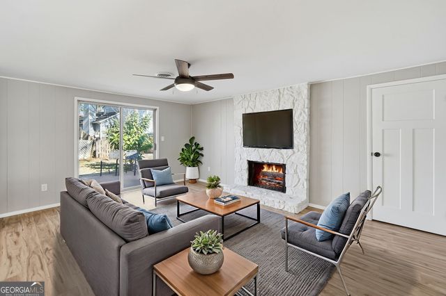 1130 Worthington Hills Drive, Roswell, GA 30076