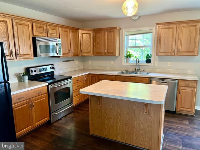 201 ELEAH'S XING, Greencastle, PA 17225