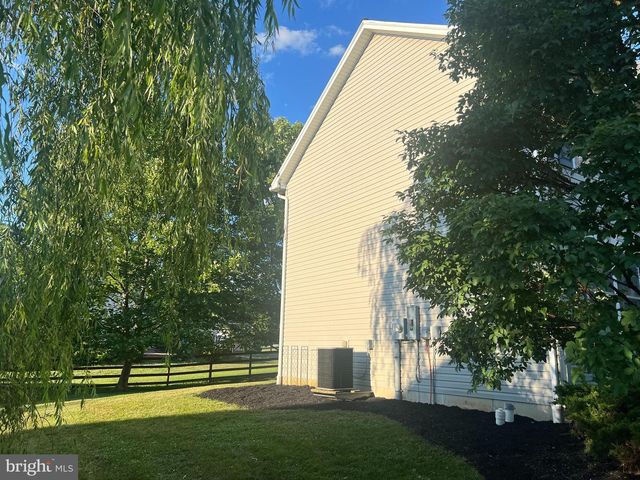 201 ELEAH'S XING, Greencastle, PA 17225