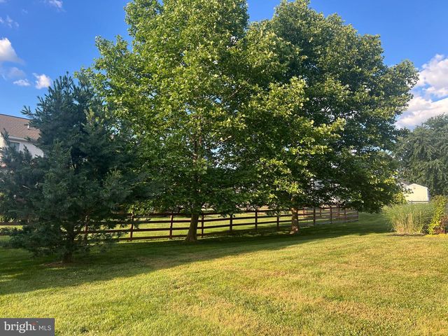201 ELEAH'S XING, Greencastle, PA 17225