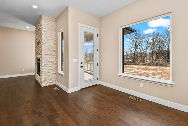 367 Knightsway, Billings, MO 65610