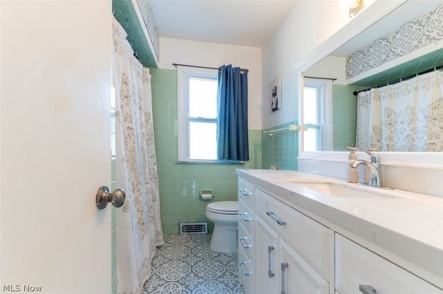 1673 Mayfair Boulevard, Mayfield Heights, OH 44124