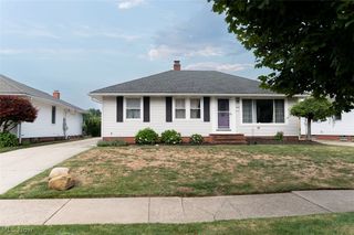 1673 Mayfair Boulevard, Mayfield Heights, OH 44124