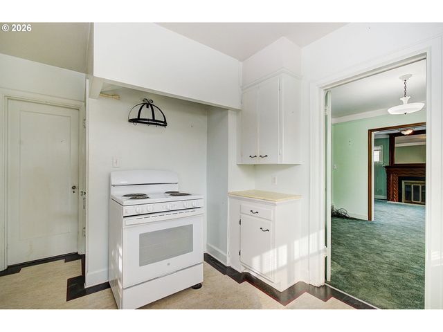 2814 WASHINGTON St, Vancouver, WA 98660