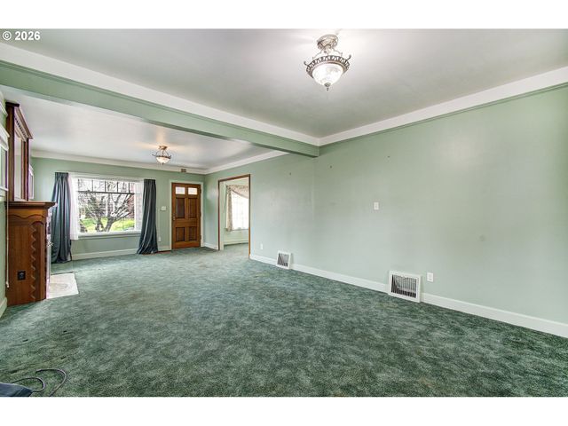 2814 WASHINGTON St, Vancouver, WA 98660