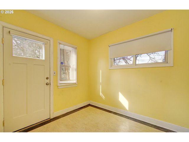 2814 WASHINGTON St, Vancouver, WA 98660