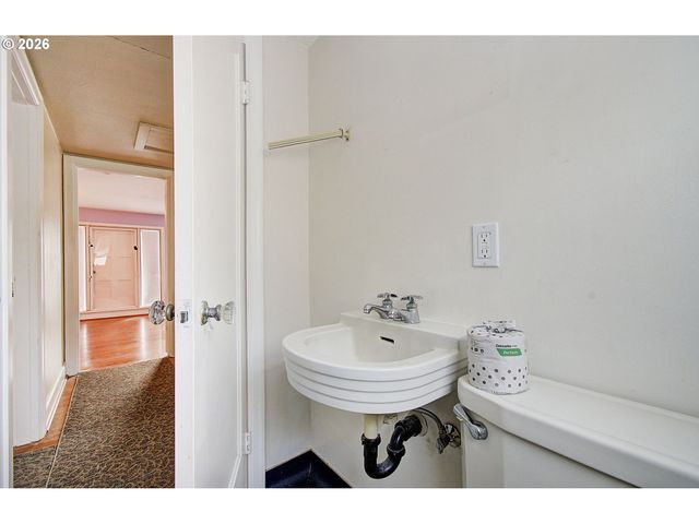 2814 WASHINGTON St, Vancouver, WA 98660