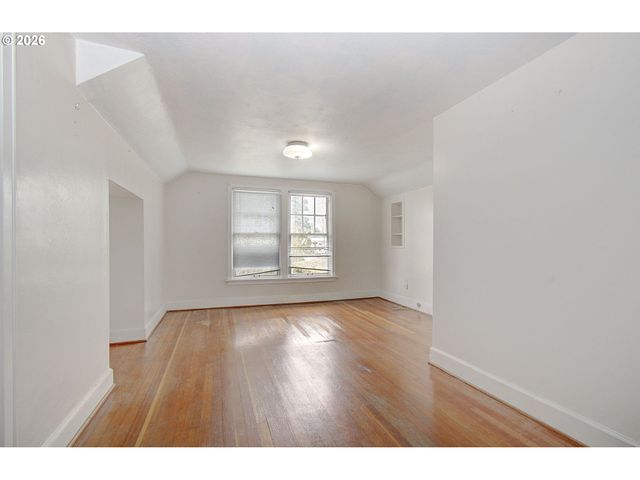 2814 WASHINGTON St, Vancouver, WA 98660