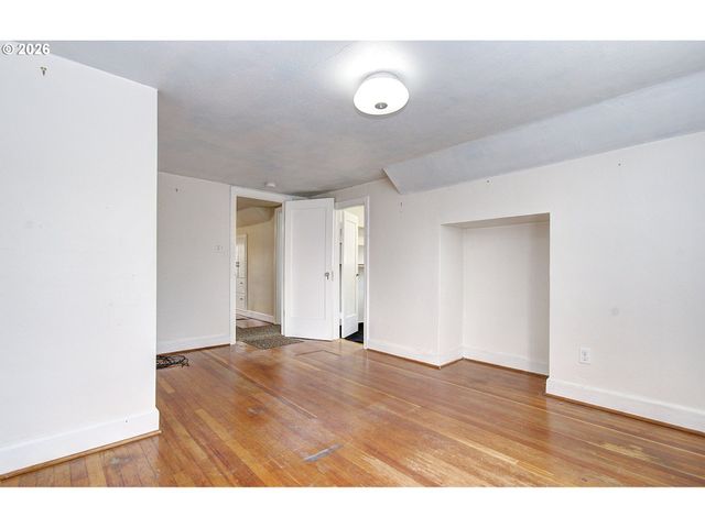 2814 WASHINGTON St, Vancouver, WA 98660