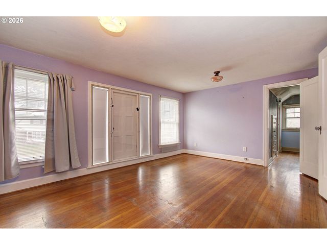 2814 WASHINGTON St, Vancouver, WA 98660