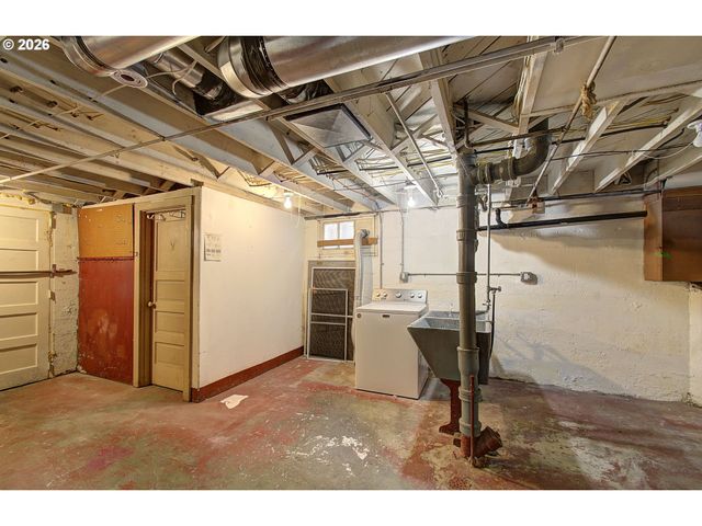 2814 WASHINGTON St, Vancouver, WA 98660