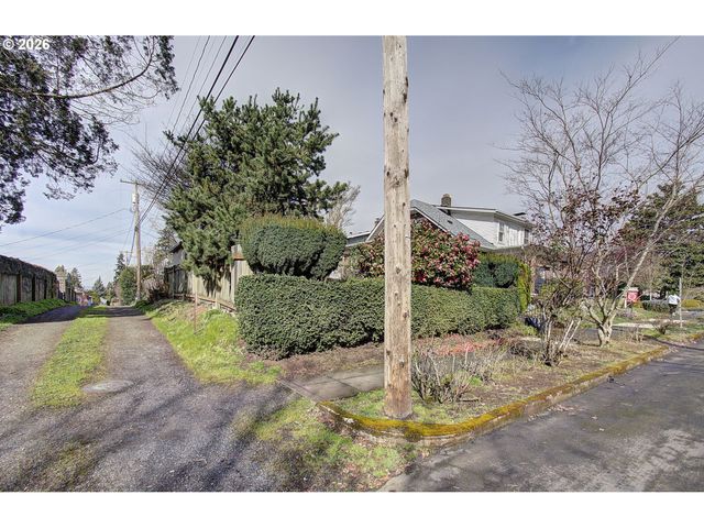 2814 WASHINGTON St, Vancouver, WA 98660