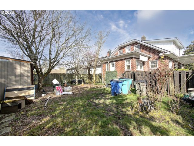 2814 WASHINGTON St, Vancouver, WA 98660