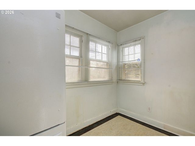 2814 WASHINGTON St, Vancouver, WA 98660