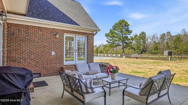 860 Lakebay Road, Vass, NC 28394