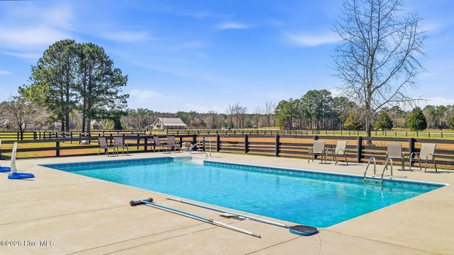 860 Lakebay Road, Vass, NC 28394
