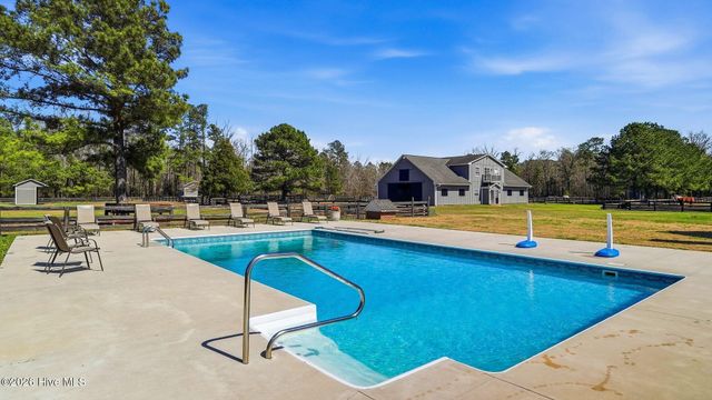 860 Lakebay Road, Vass, NC 28394