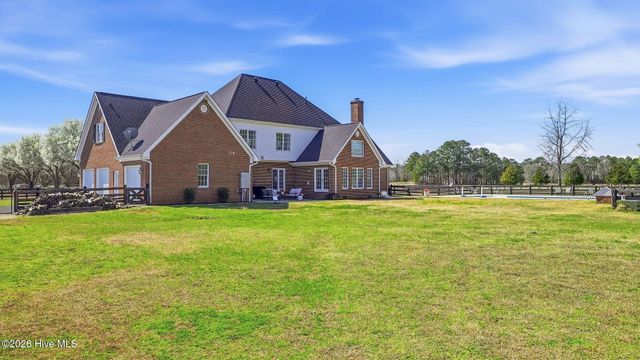860 Lakebay Road, Vass, NC 28394