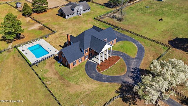 860 Lakebay Road, Vass, NC 28394