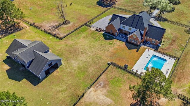 860 Lakebay Road, Vass, NC 28394