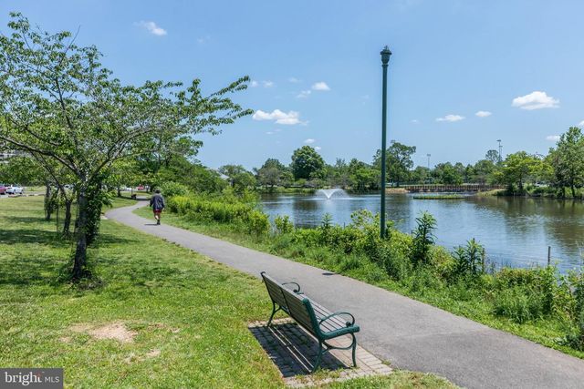 4950 BRENMAN PARK DR #201, Alexandria, VA 22304