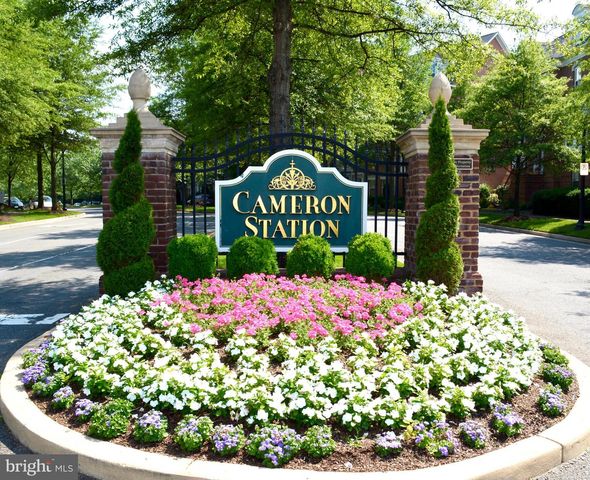 4950 BRENMAN PARK DR #201, Alexandria, VA 22304
