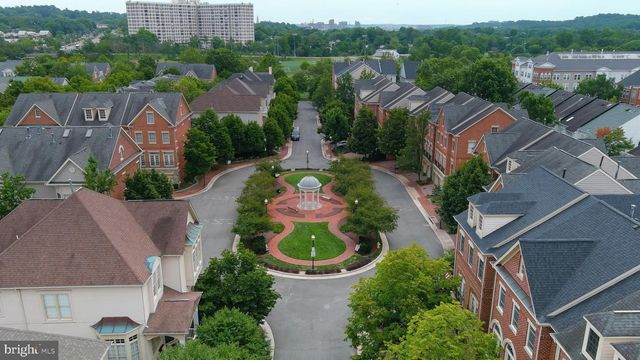 4950 BRENMAN PARK DR #201, Alexandria, VA 22304