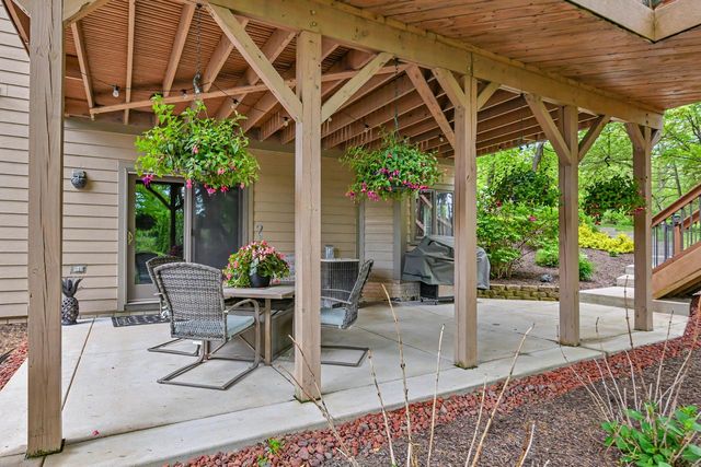 225 Ridge Line ROAD, Burlington, WI 53105
