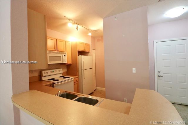 6001 SW 70th Street 117, South Miami, FL 33143