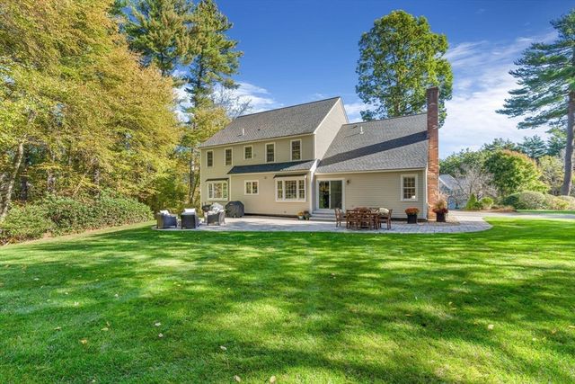 7 Woodfield Road, Acton, MA 01720