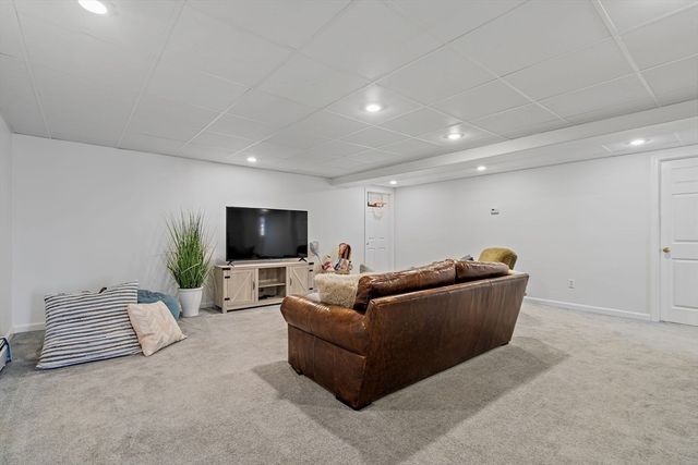 7 Woodfield Road, Acton, MA 01720