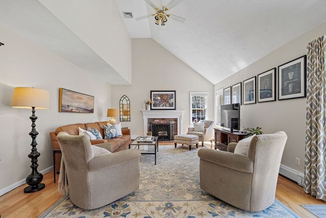 7 Woodfield Road, Acton, MA 01720