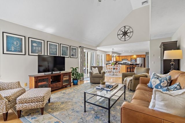 7 Woodfield Road, Acton, MA 01720