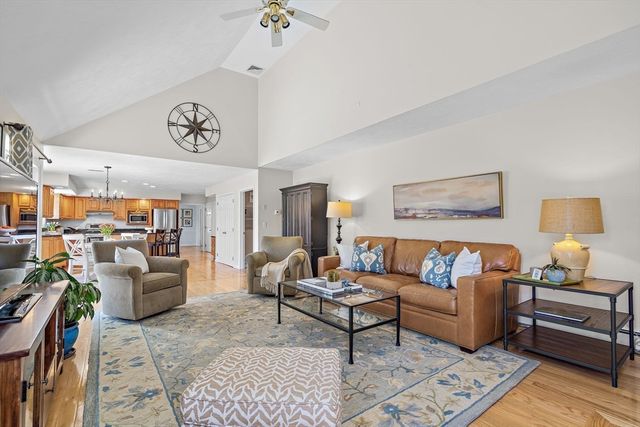 7 Woodfield Road, Acton, MA 01720