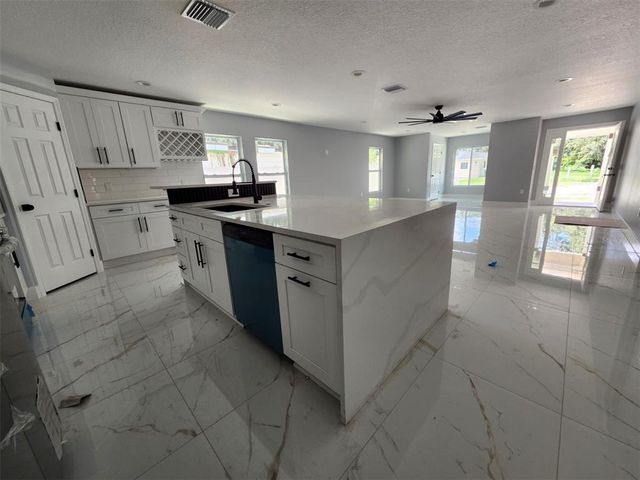 2615 E 38TH AVENUE, Tampa, FL 33610