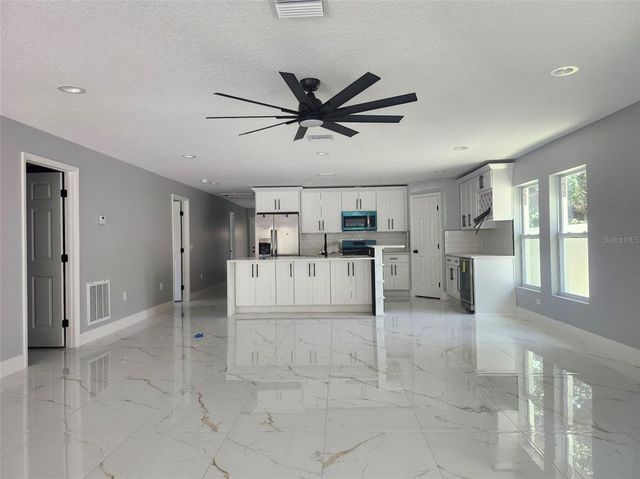 2615 E 38TH AVENUE, Tampa, FL 33610