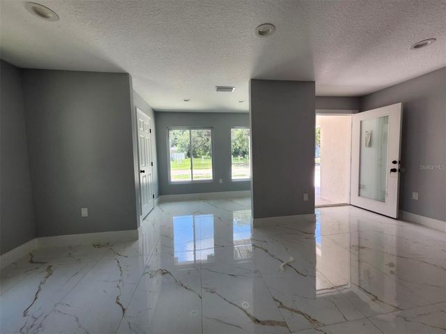2615 E 38TH AVENUE, Tampa, FL 33610