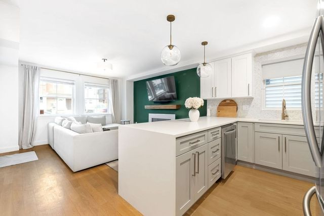 337 Chelsea St 1, Boston, MA 02128