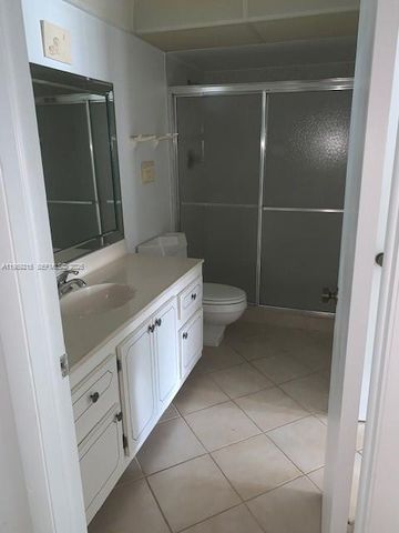 303 Racquet Club Rd 206, Weston, FL 33326