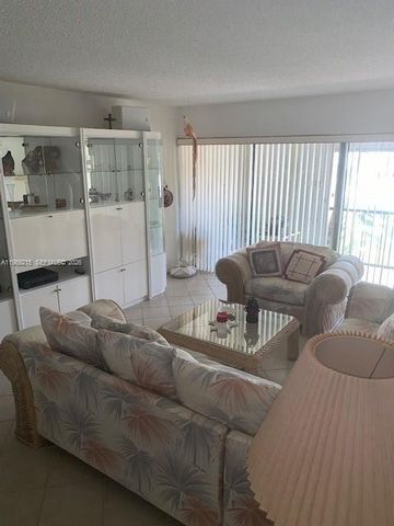 303 Racquet Club Rd 206, Weston, FL 33326