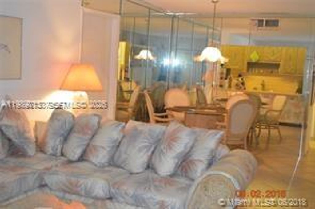 303 Racquet Club Rd 206, Weston, FL 33326