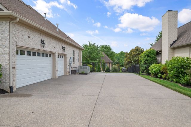 1063 Gadwall Cir, Hendersonville, TN 37075