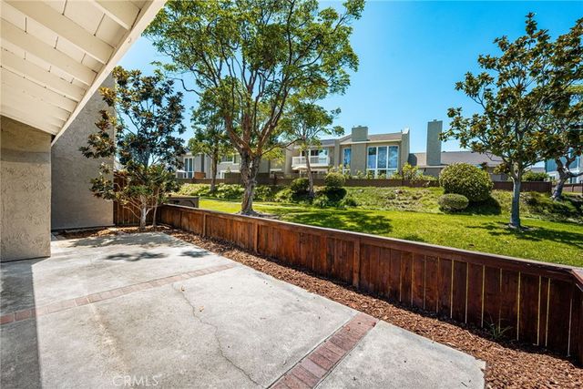 18571 Vallarta Drive, Huntington Beach, CA 92646