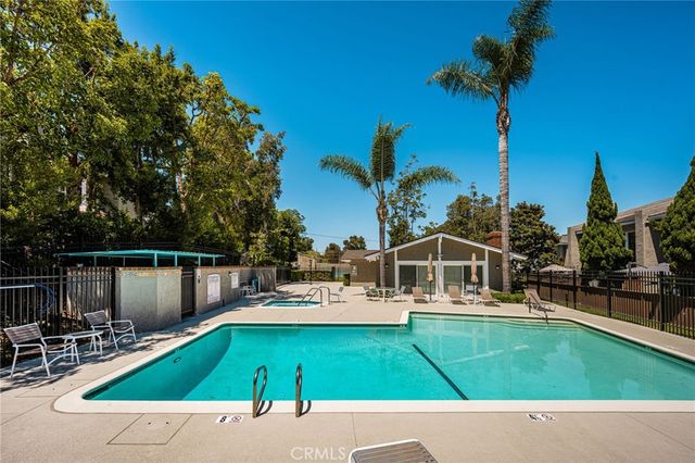18571 Vallarta Drive, Huntington Beach, CA 92646
