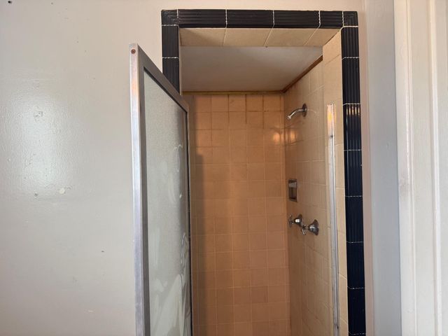 3322 E Lamona Avenue, Fresno, CA 93703