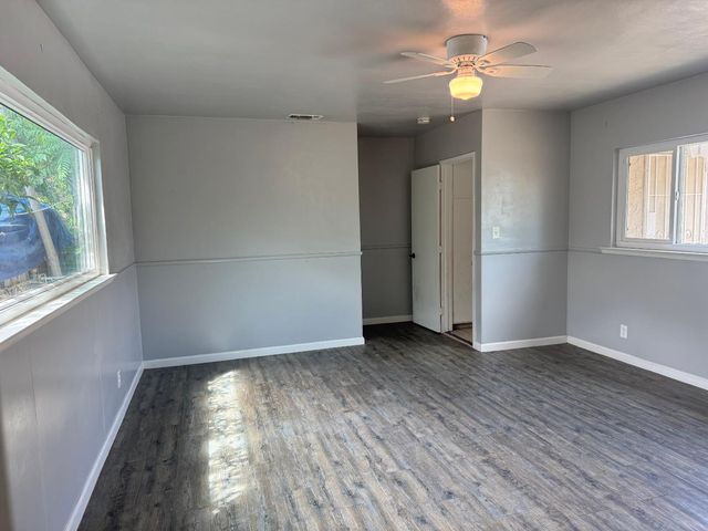 3322 E Lamona Avenue, Fresno, CA 93703