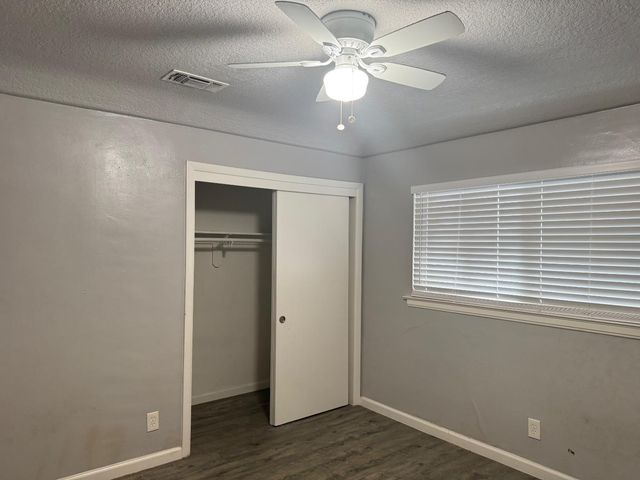 3322 E Lamona Avenue, Fresno, CA 93703