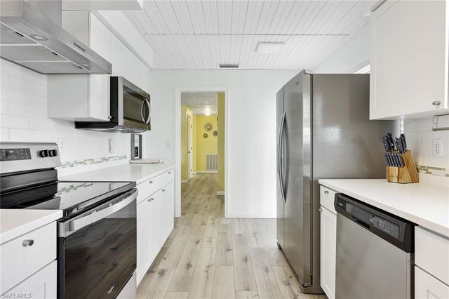 4820 SW 2nd PL, Cape Coral, FL 33914