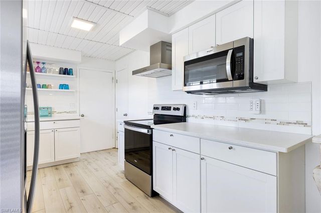 4820 SW 2nd PL, Cape Coral, FL 33914